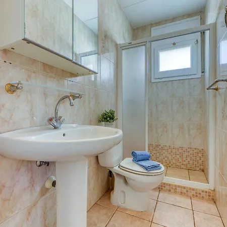 Muga-5 By Interhome شقة